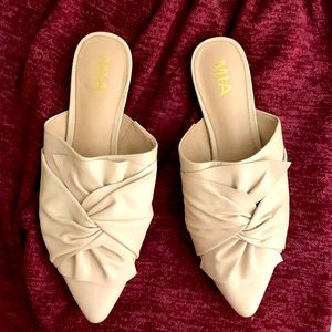 Beautiful and comfortable flats shoes